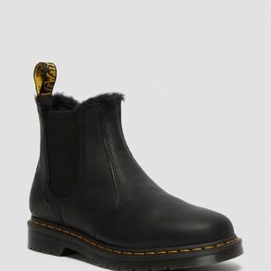 2976 FAUX FUR LINED CHELSEA BOOTS